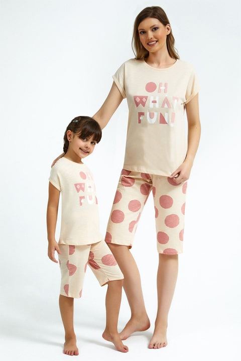 Anne Kız Pijama Takımı ile Eğlenceli Vakit Geçirebilirsiniz