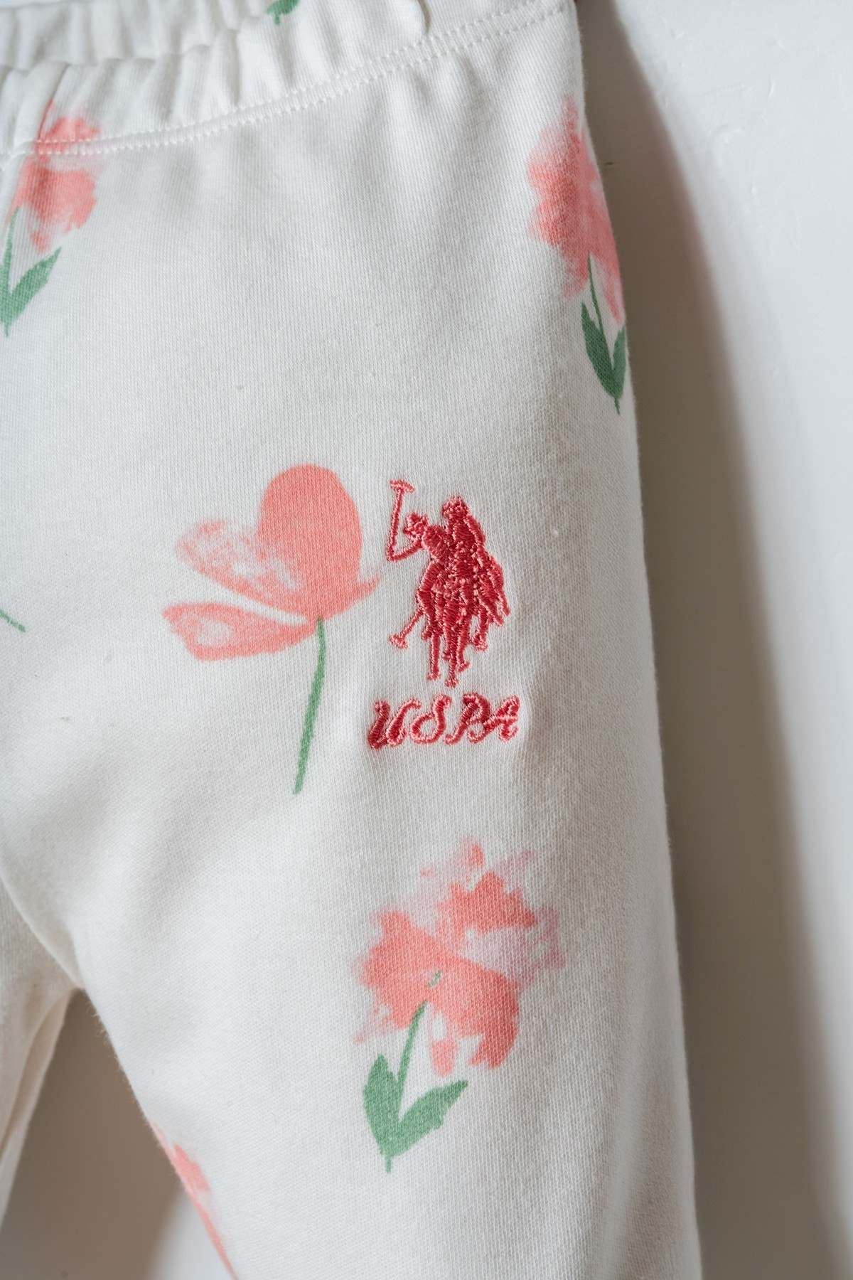 6-36 Ay Lisanslı Us Polo Assn Kız Bebek Takım-Ekru